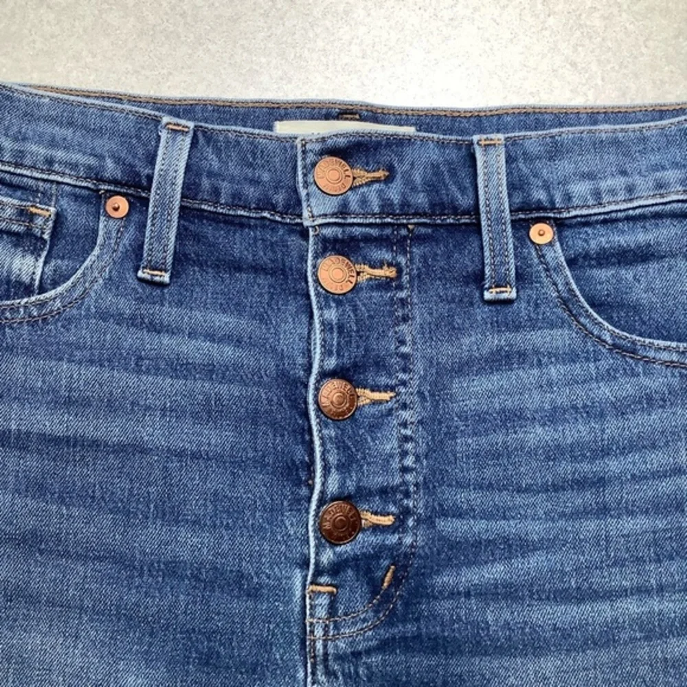 Madewell‎ Denim High Rise Shorts 29 Button Front Burke